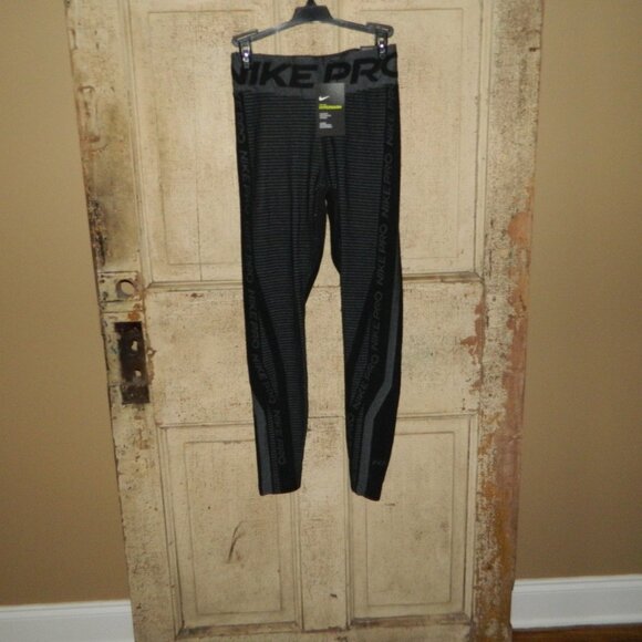Nike Pro Hyperwarm Tight Fit Leggings Siz S (SS-19) - Picture 1 of 6